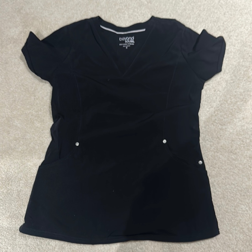 Beyond scrubs top, size small